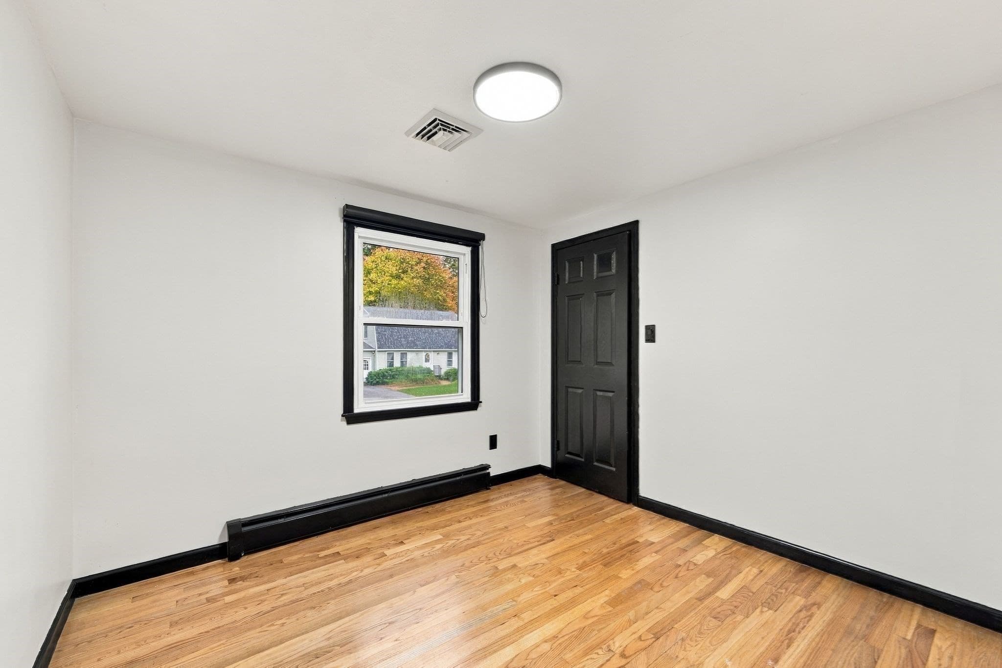 Single Family Residence at 171 Tamarack Dr, Springfield MA 01129, photo 24 of 39