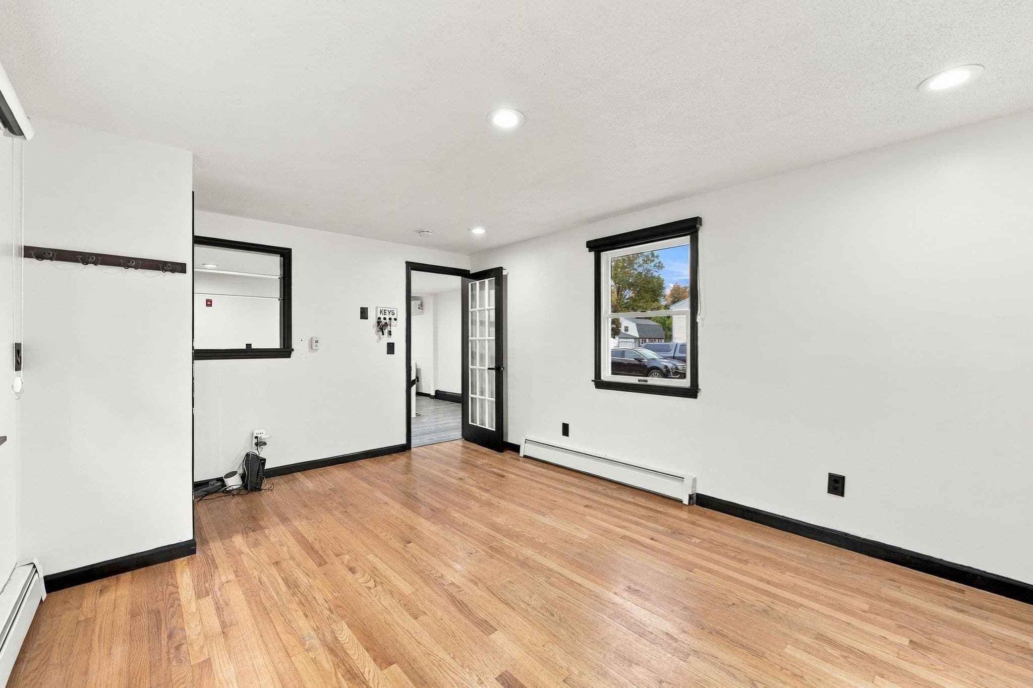 Single Family Residence at 171 Tamarack Dr, Springfield MA 01129, photo 10 of 39