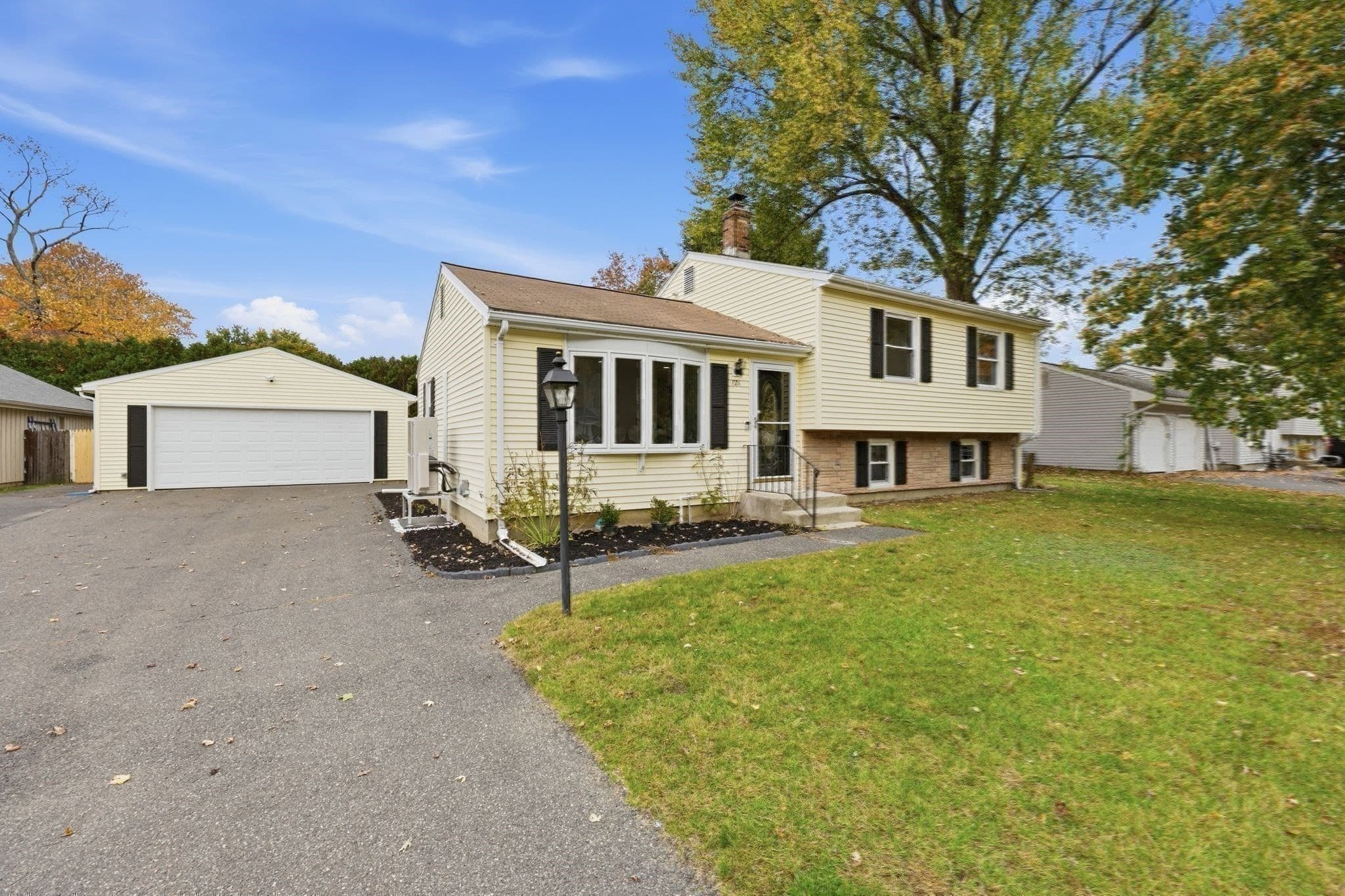 Single Family Residence at 171 Tamarack Dr, Springfield MA 01129, photo 33 of 39