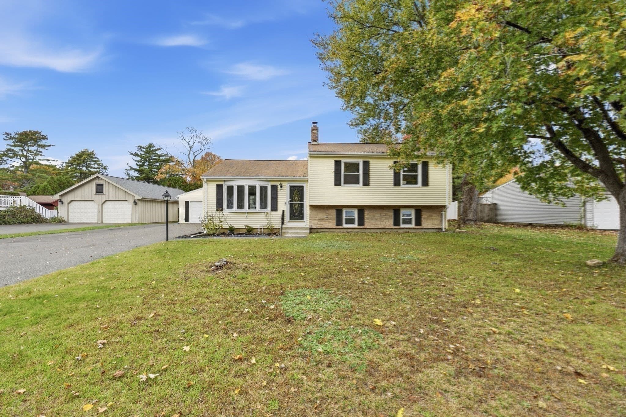 Single Family Residence at 171 Tamarack Dr, Springfield MA 01129, photo 35 of 39