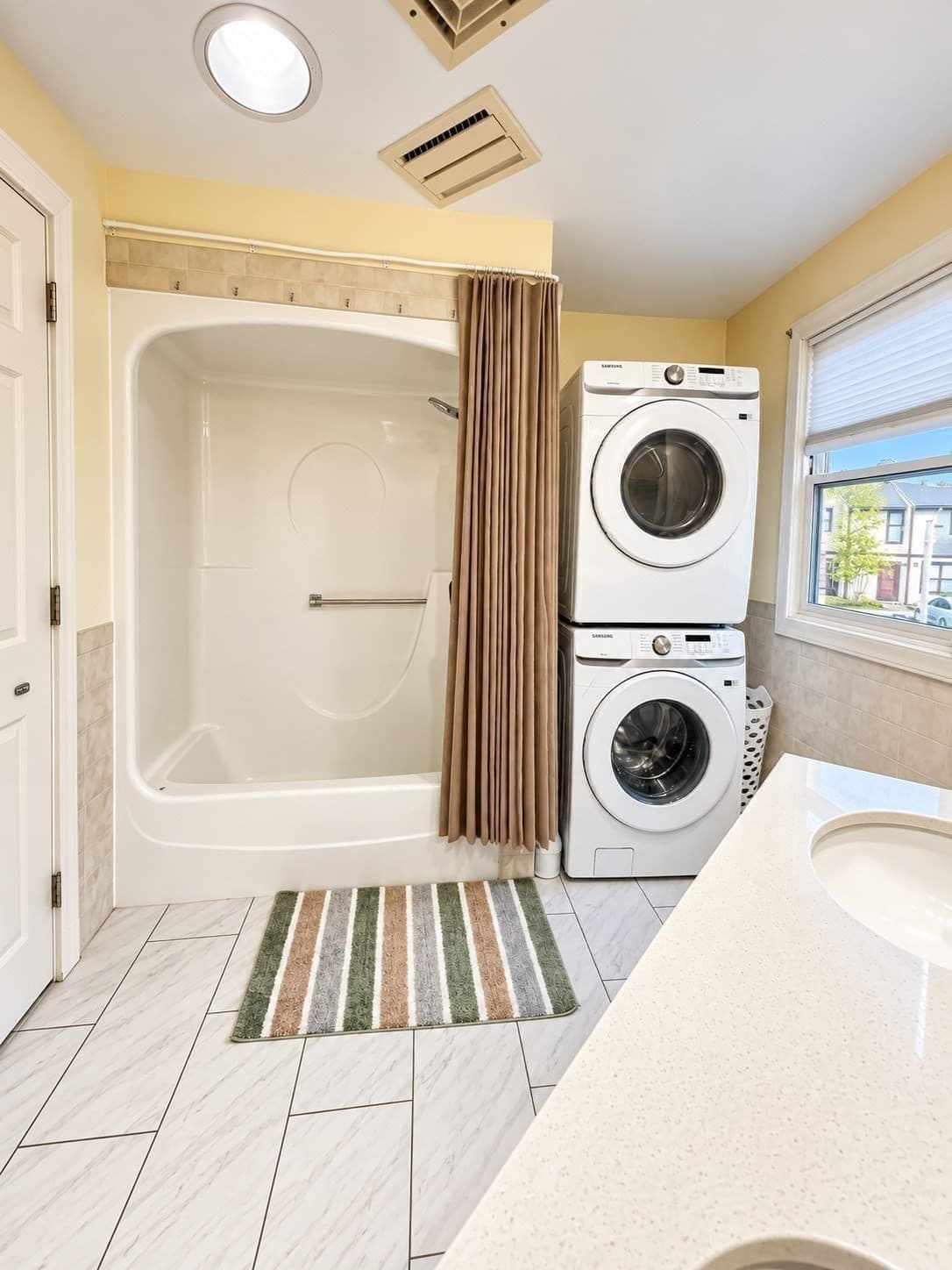 Condominium at 110 Dean Sr # 98, Taunton MA 02780, photo 15 of 30