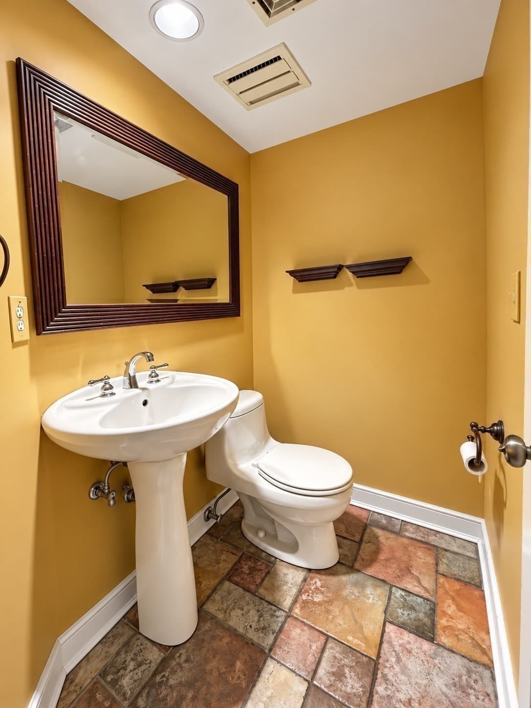 Condominium at 110 Dean Sr # 98, Taunton MA 02780, photo 8 of 30