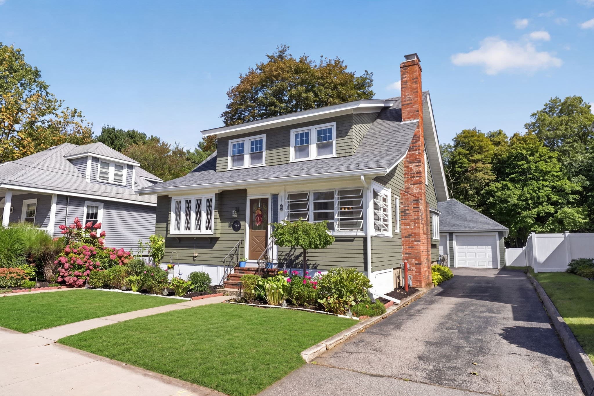Single Family Residence at 50 Lewis St, Franklin MA 02038, photo 2 of 41