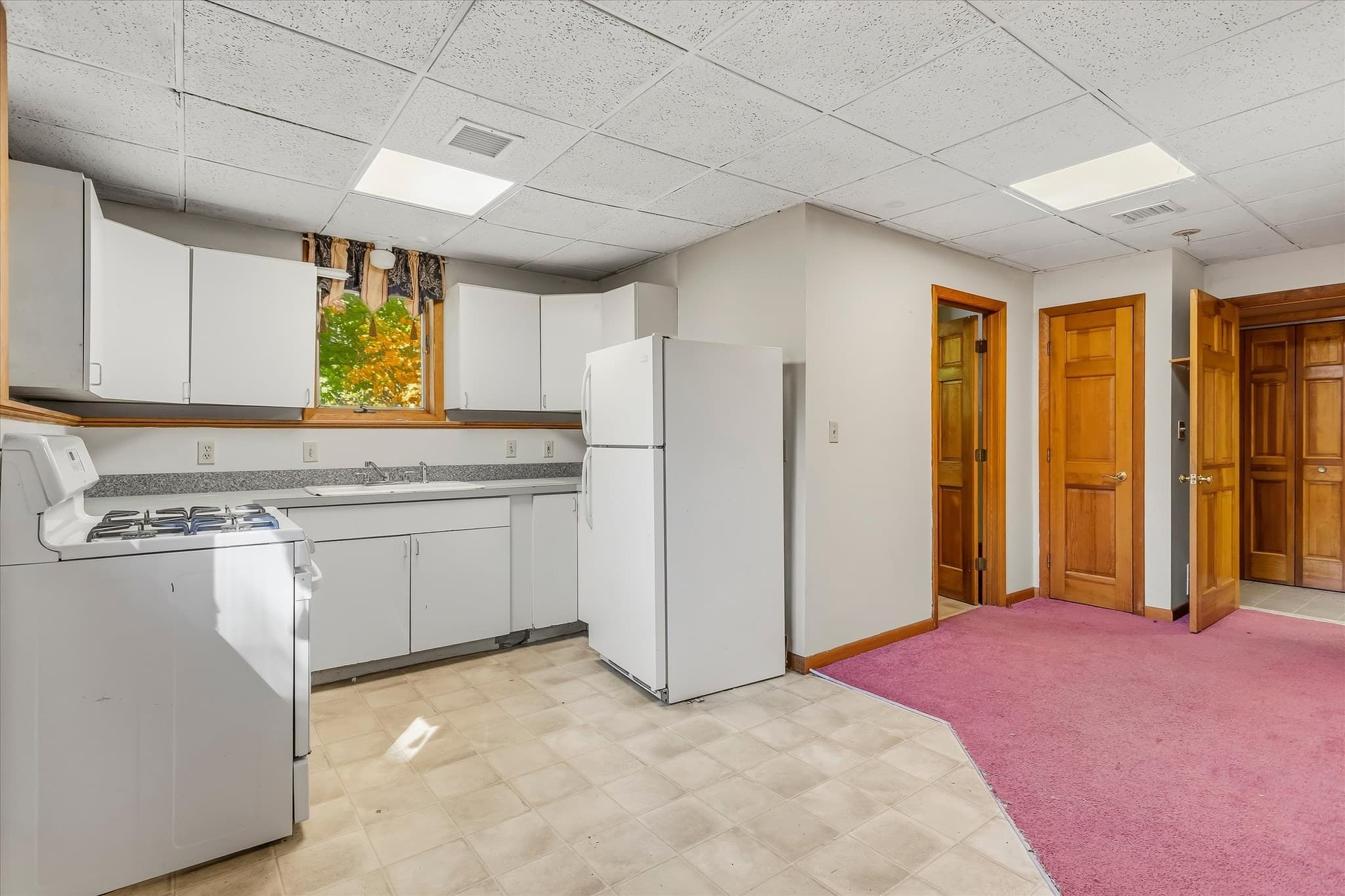 Single Family Residence at 14 Buckingham Lane, Haverhill MA 01835, photo 23 of 41