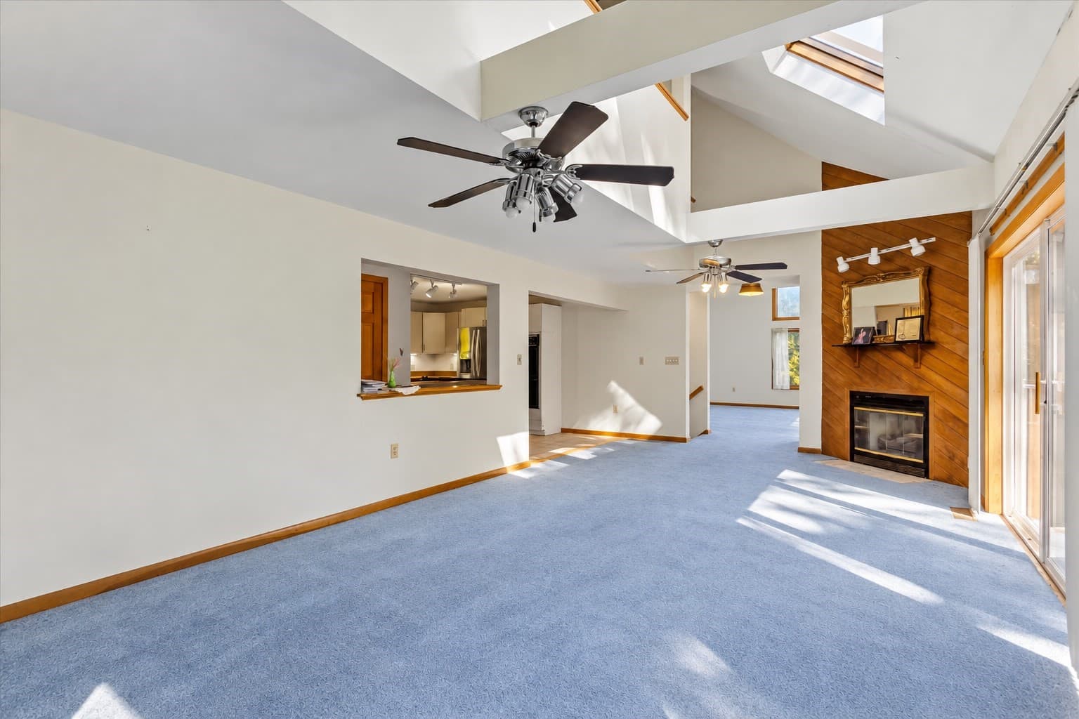 Single Family Residence at 14 Buckingham Lane, Haverhill MA 01835, photo 2 of 41