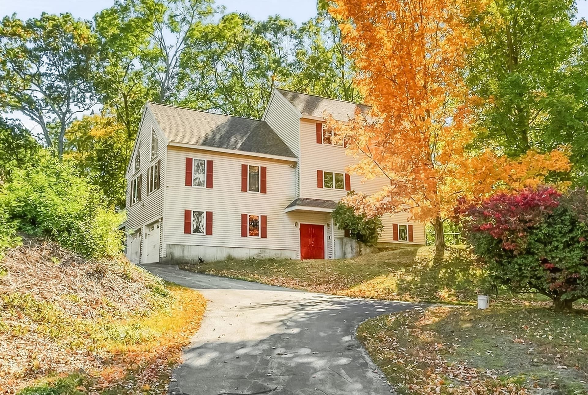 14 Buckingham Lane, Haverhill MA 01835