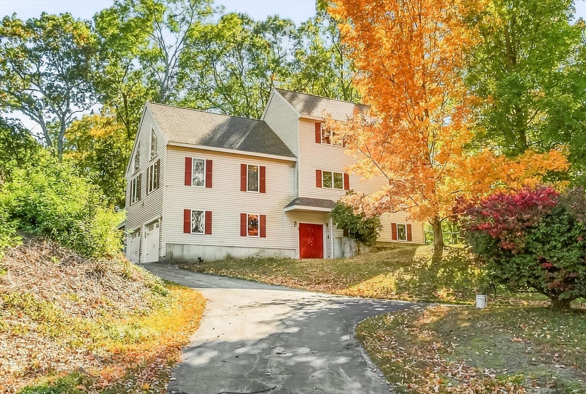 14 Buckingham Lane, Haverhill MA 01835