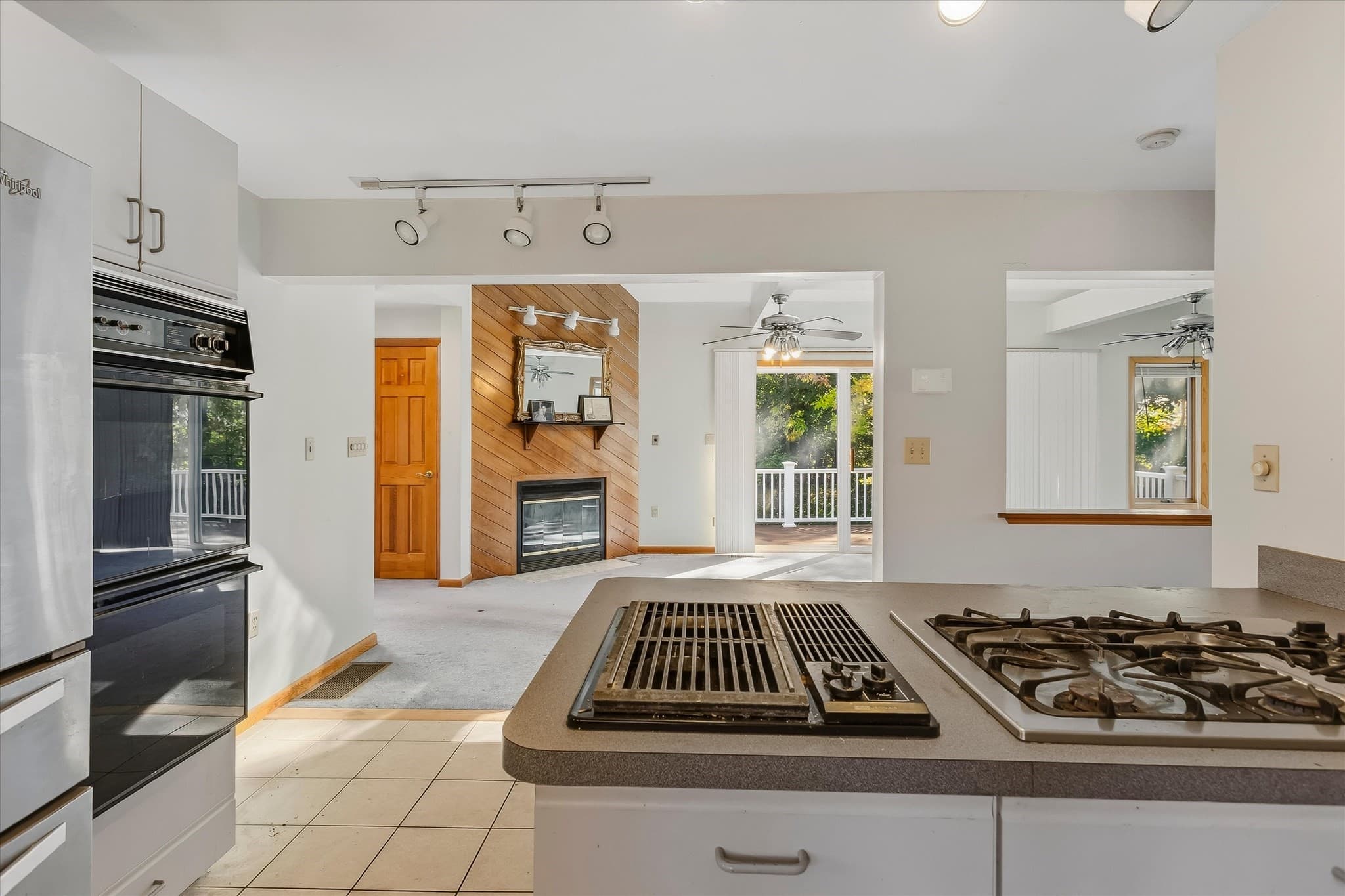 Single Family Residence at 14 Buckingham Lane, Haverhill MA 01835, photo 5 of 41