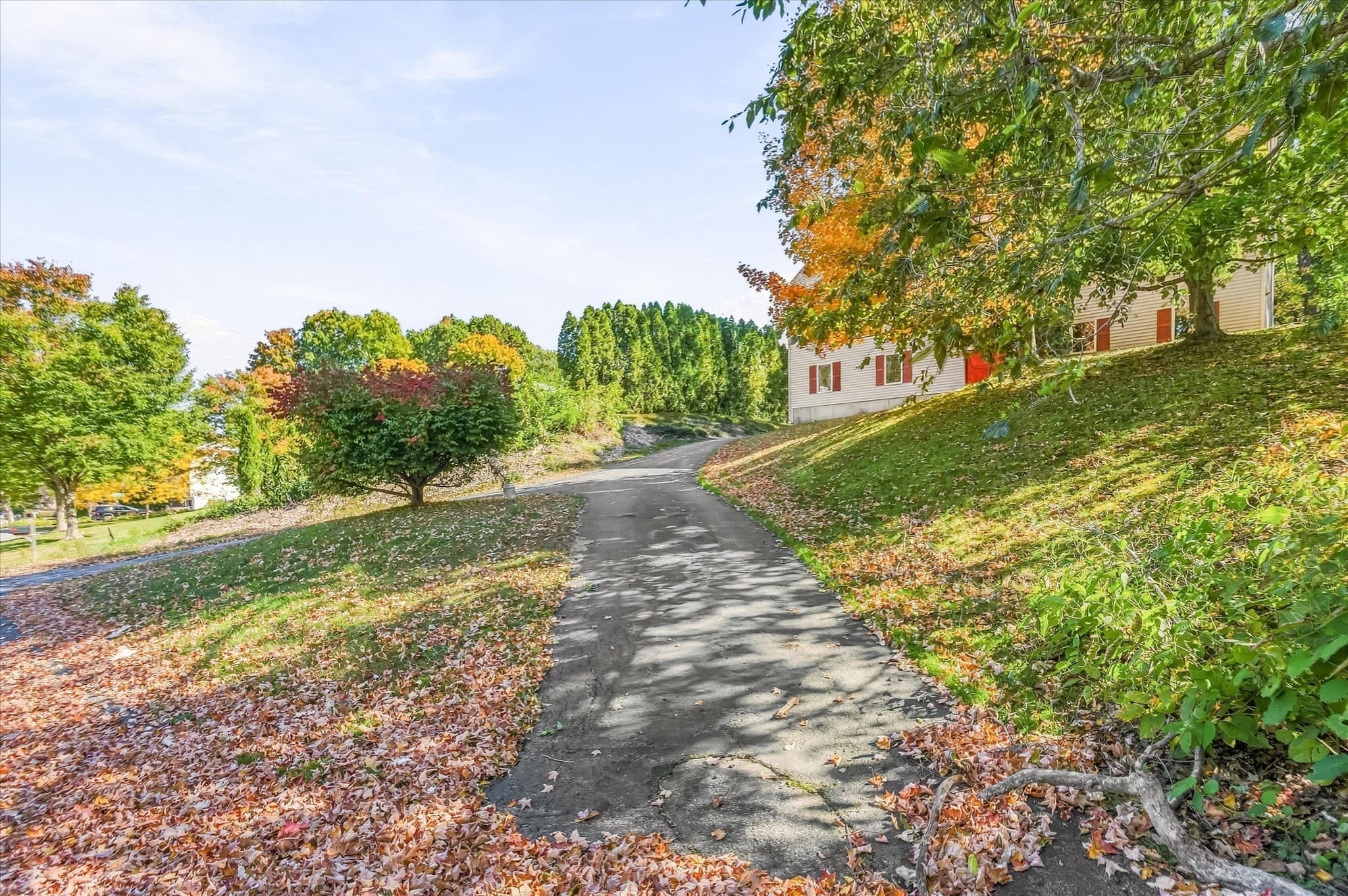 Single Family Residence at 14 Buckingham Lane, Haverhill MA 01835, photo 38 of 41