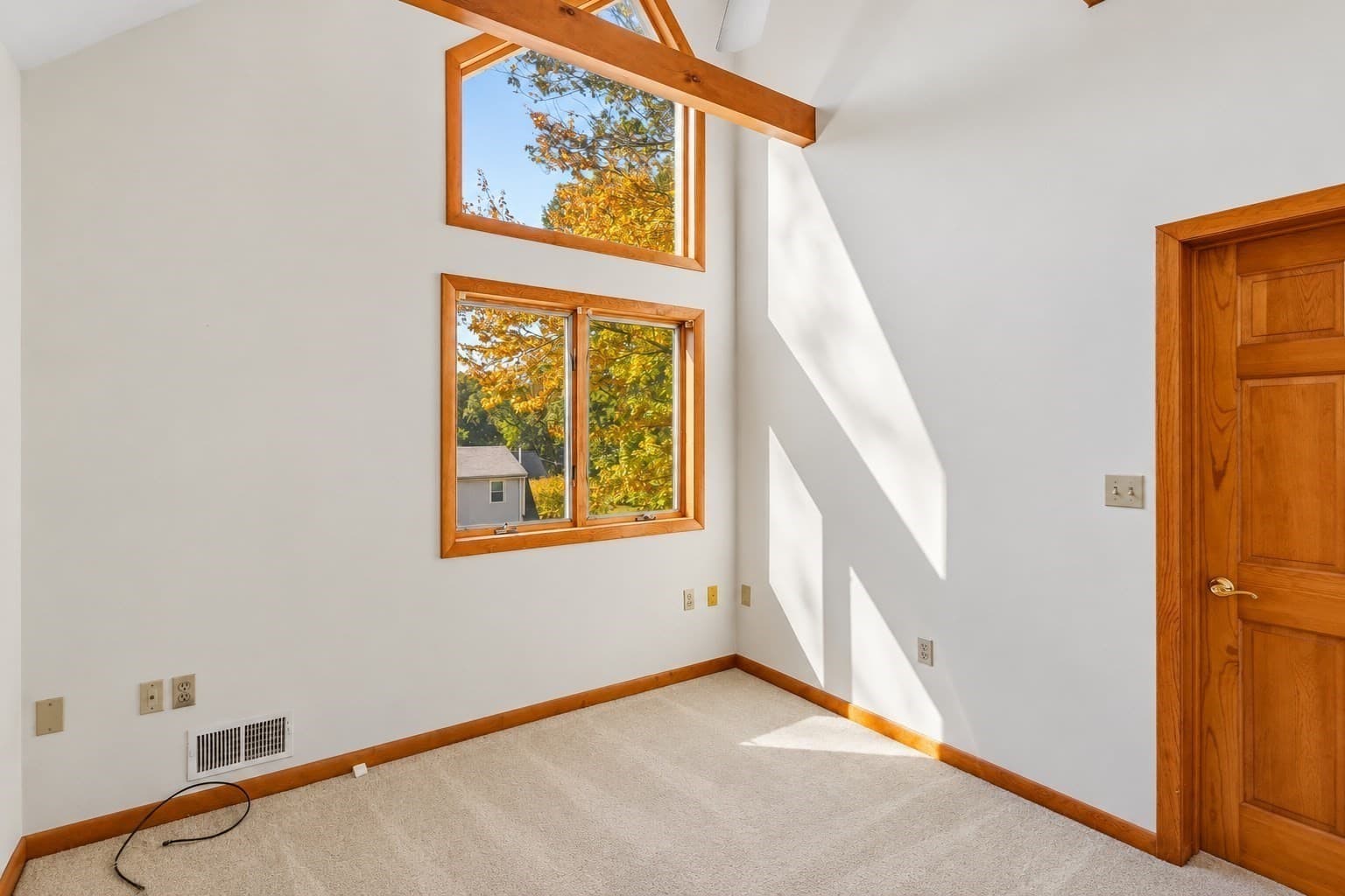 Single Family Residence at 14 Buckingham Lane, Haverhill MA 01835, photo 14 of 41