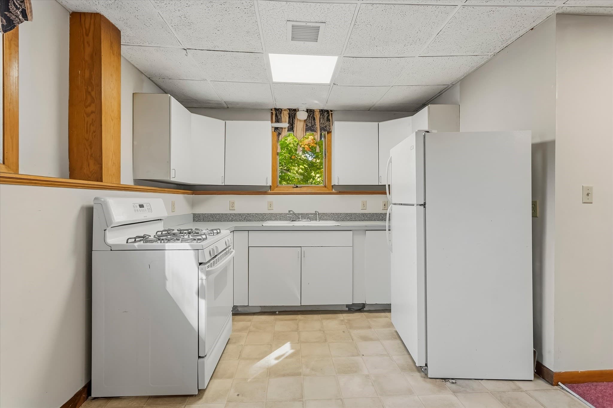 Single Family Residence at 14 Buckingham Lane, Haverhill MA 01835, photo 21 of 41
