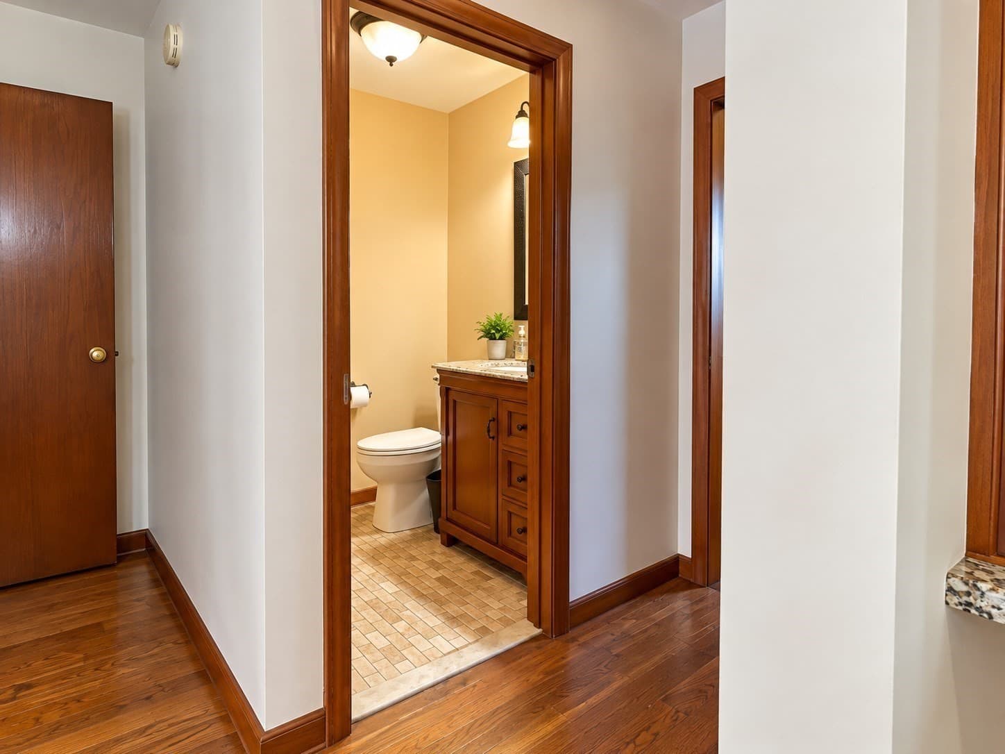 Condominium at 10 Clarendon Common # 10, Franklin MA 02038, photo 9 of 28