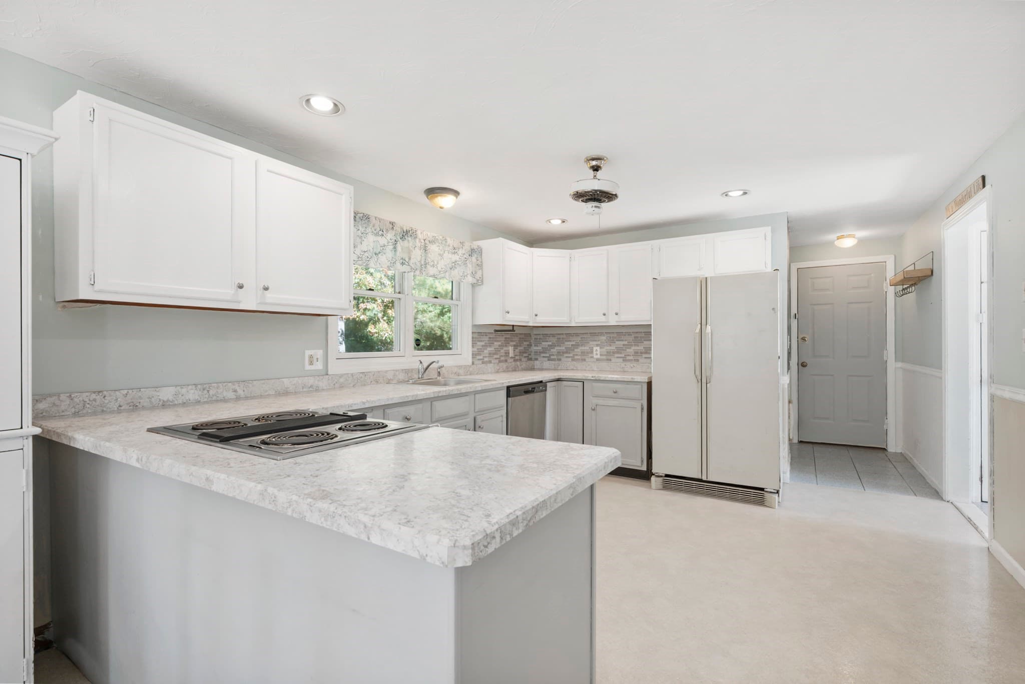Condominium at 26 Flagstone Pl # 26, Bridgewater MA 02324, photo 17 of 28