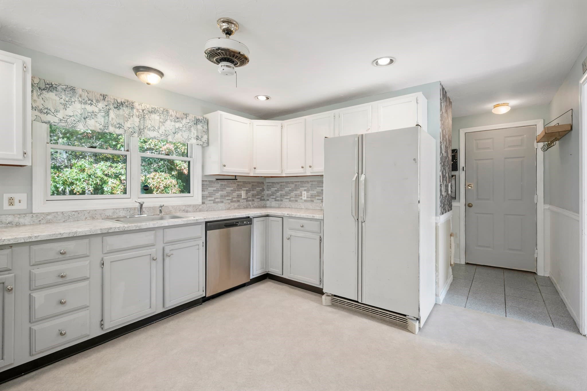 Condominium at 26 Flagstone Pl # 26, Bridgewater MA 02324, photo 18 of 28