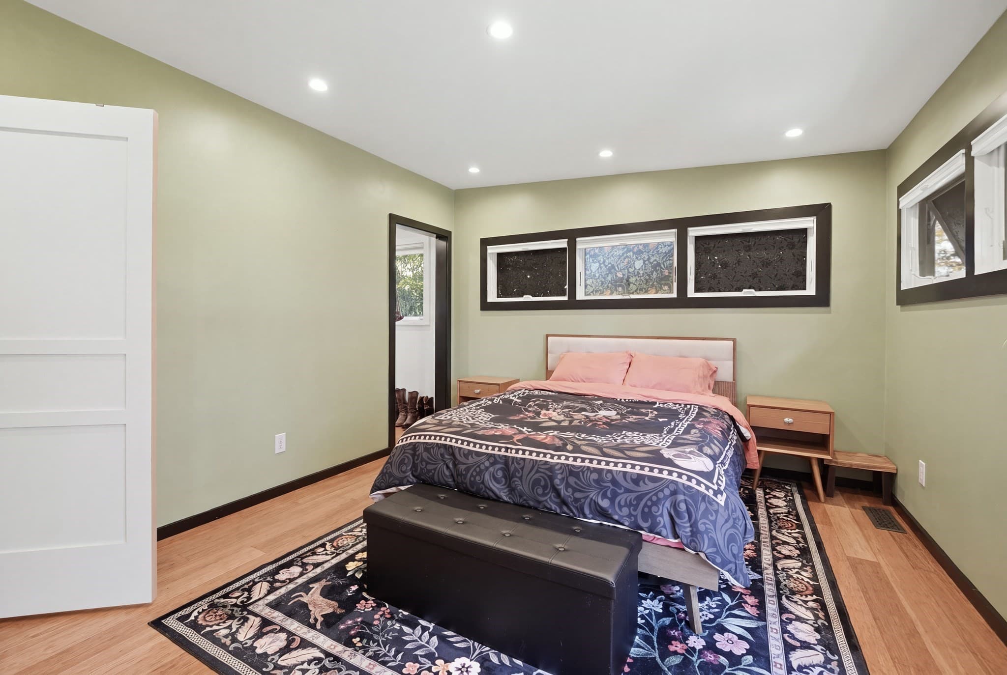 Single Family Residence at 11 Forest Hill Dr, Worcester MA 01609, photo 14 of 34