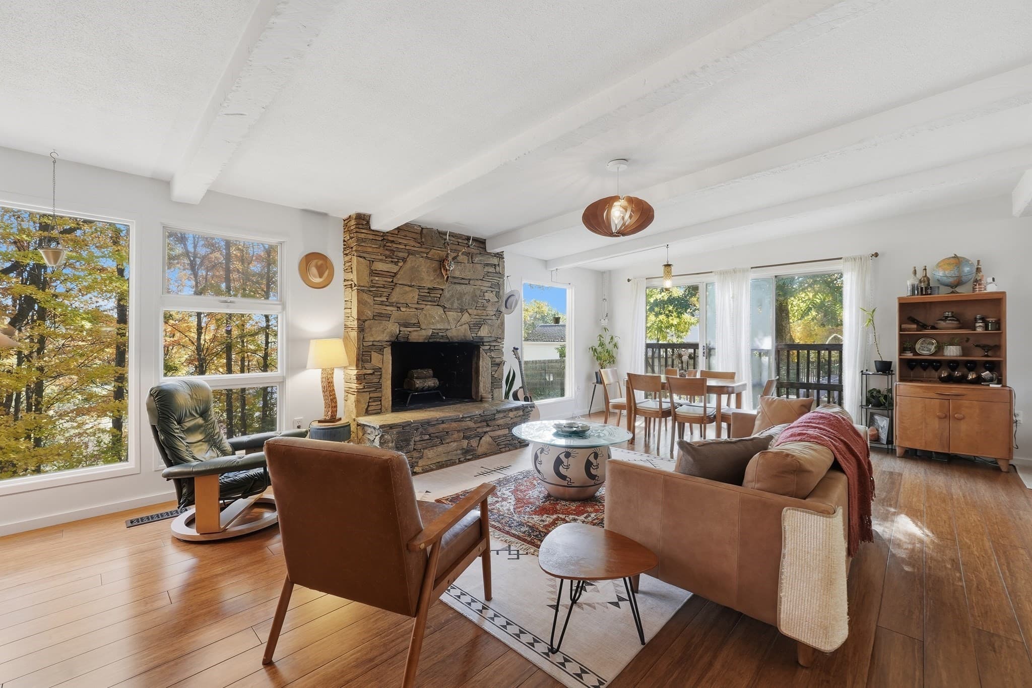 Single Family Residence at 11 Forest Hill Dr, Worcester MA 01609, photo 11 of 34