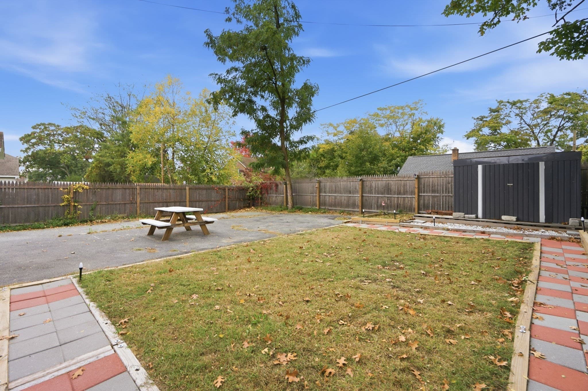 Single Family Residence at 38 Worthy St, Springfield MA 01104, photo 6 of 41