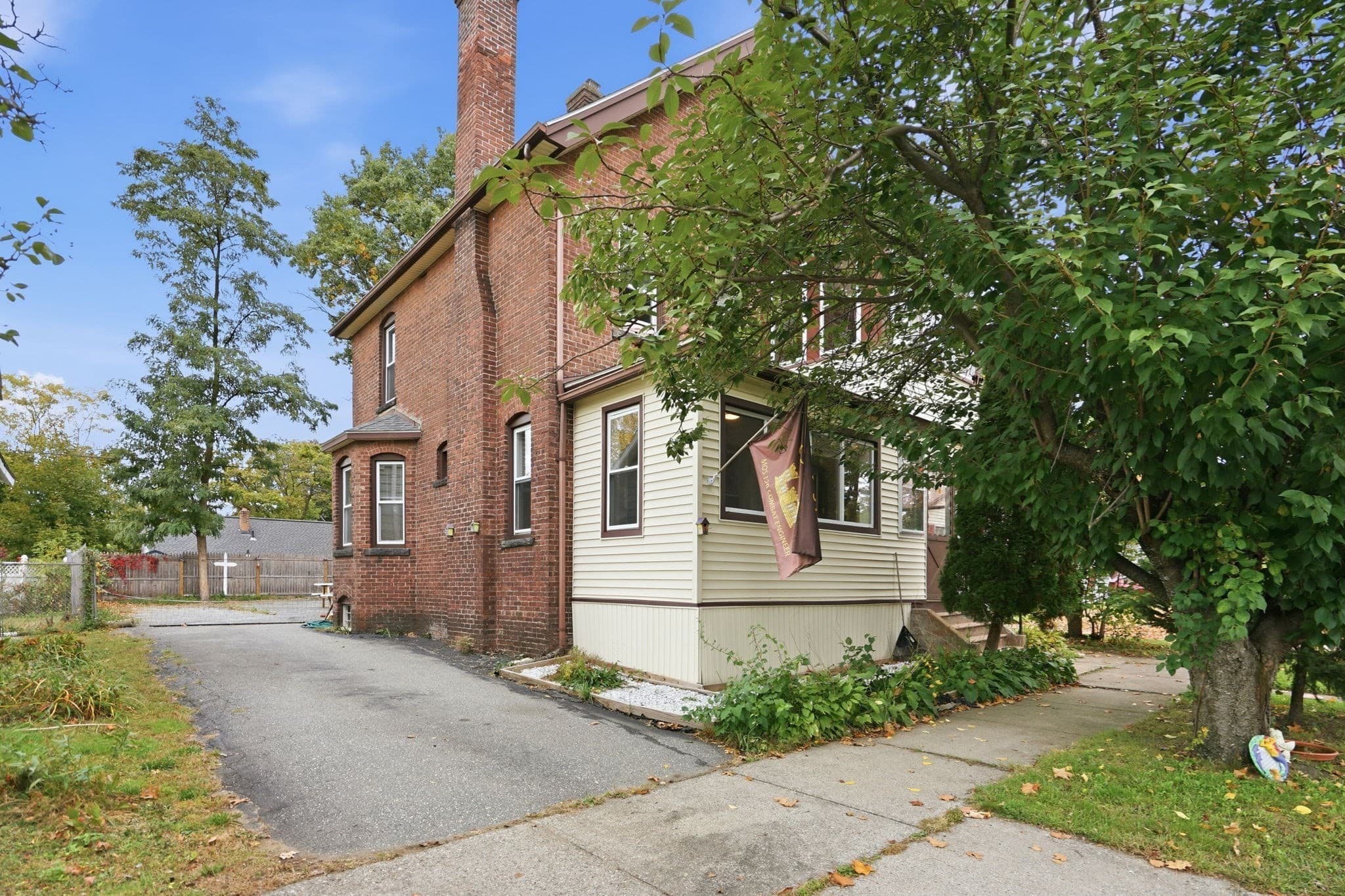Single Family Residence at 38 Worthy St, Springfield MA 01104, photo 3 of 41