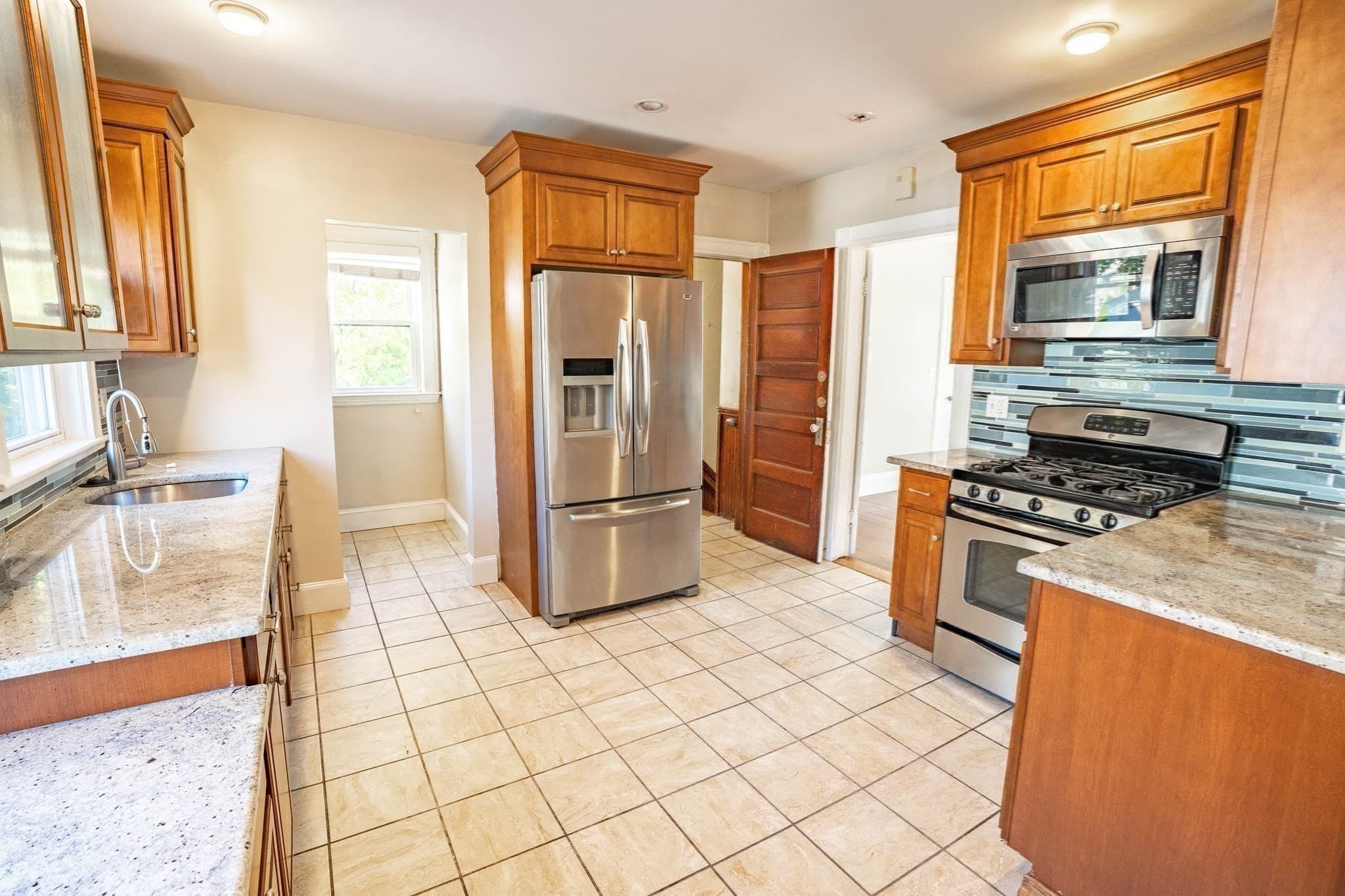 2 Family - 2 Units Up/Down at 257 Waverley St, Belmont MA 02478, photo 17 of 34