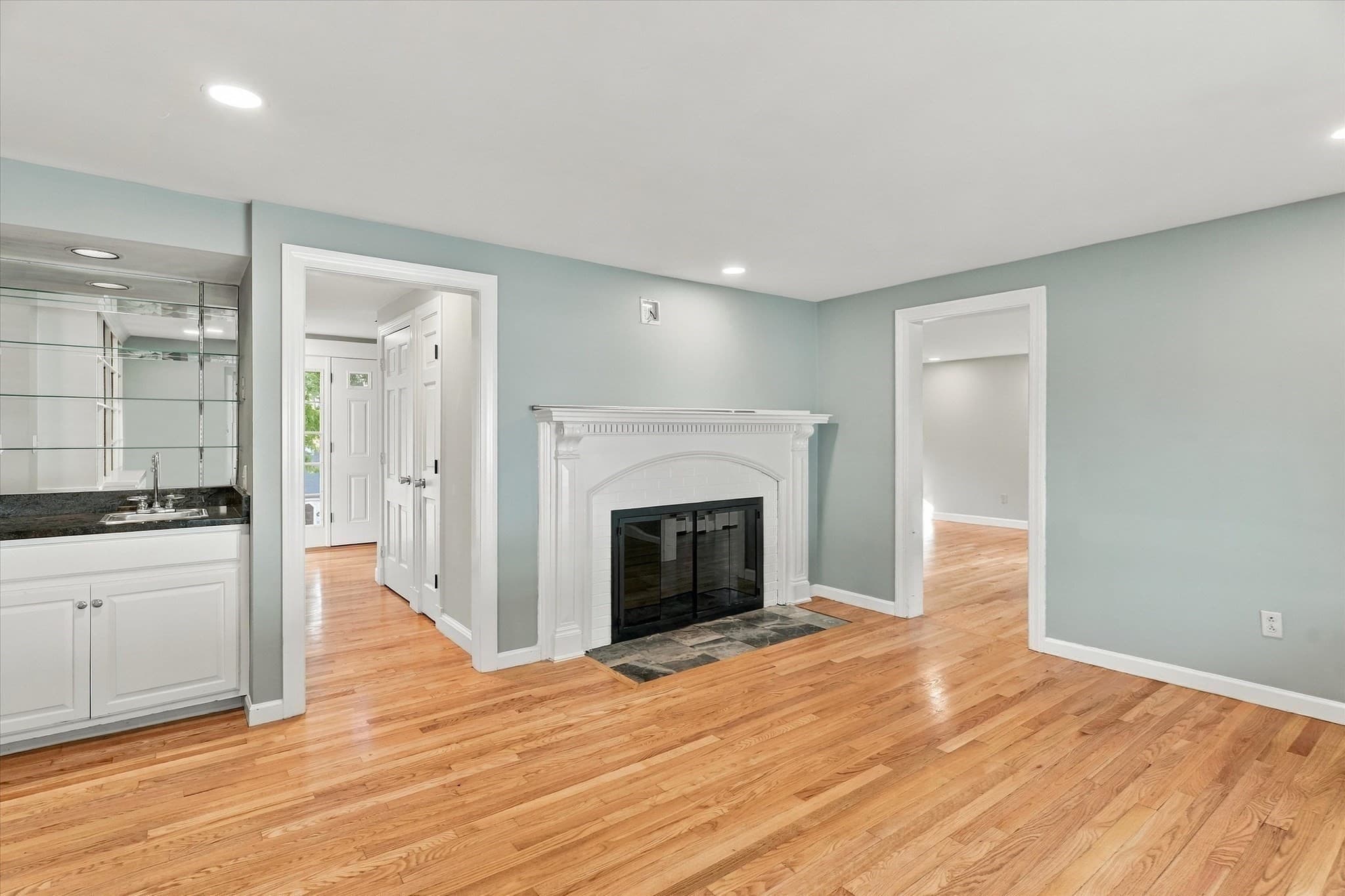 Single Family Residence at 1 Ancient Rubbly Way, Beverly MA 01915, photo 13 of 42