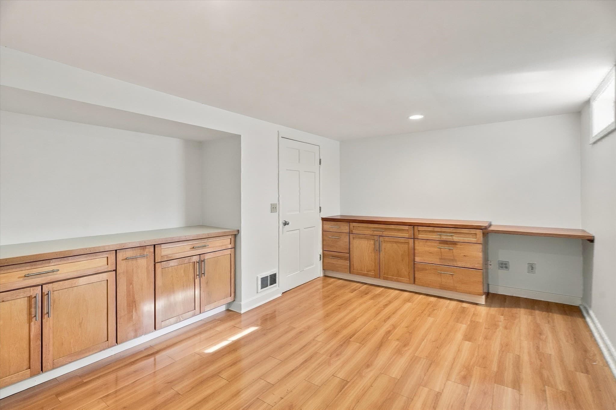 Single Family Residence at 1 Ancient Rubbly Way, Beverly MA 01915, photo 35 of 42