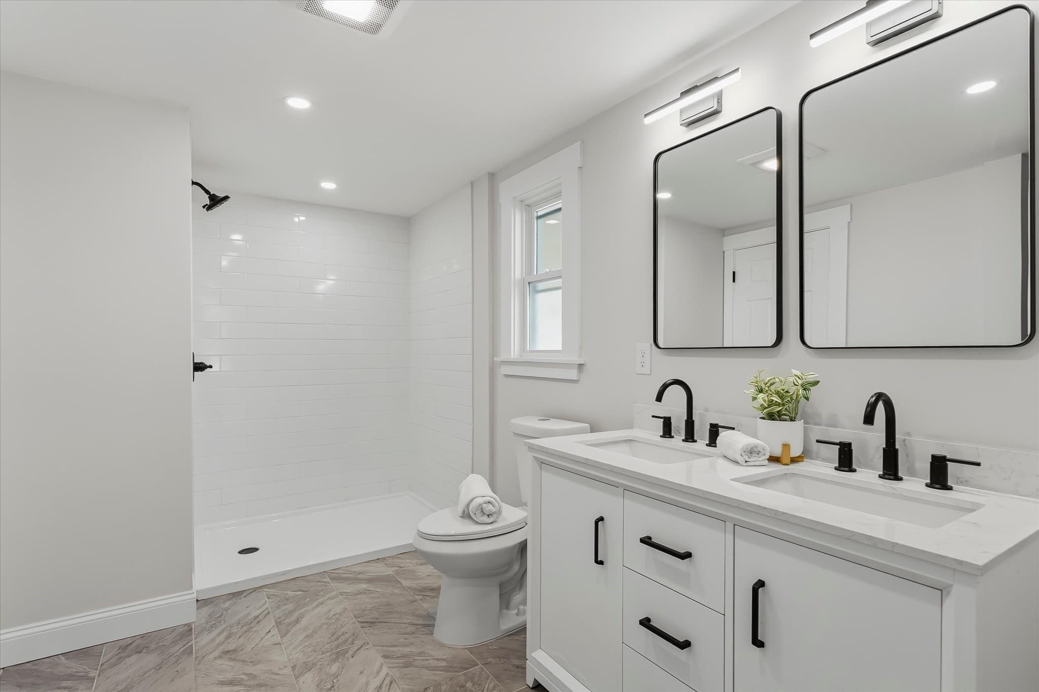 Single Family Residence at 33 Congress St, Weymouth MA 02188, photo 6 of 25