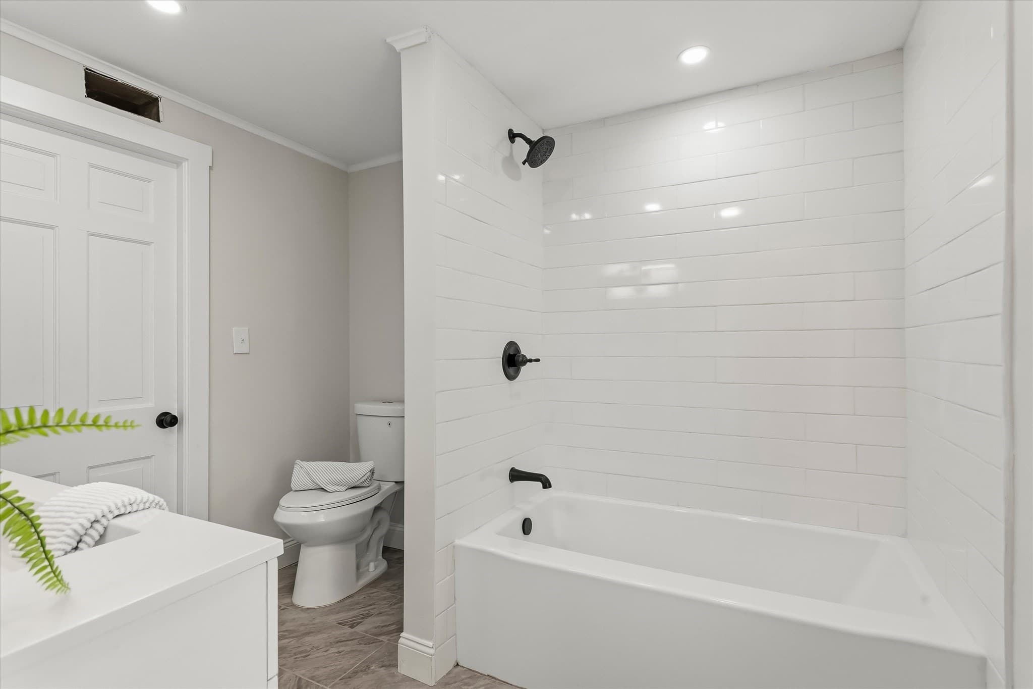 Single Family Residence at 33 Congress St, Weymouth MA 02188, photo 8 of 25
