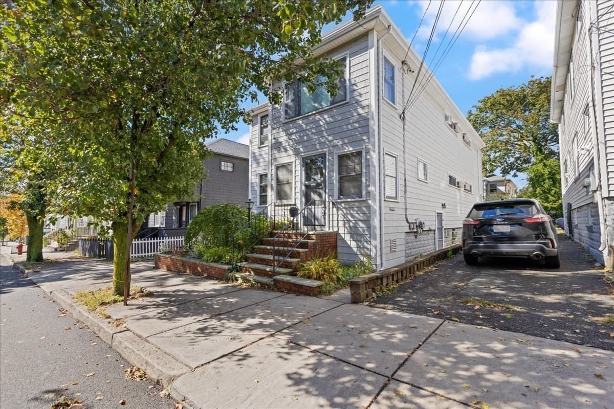 26 Francis St, Everett MA 02149