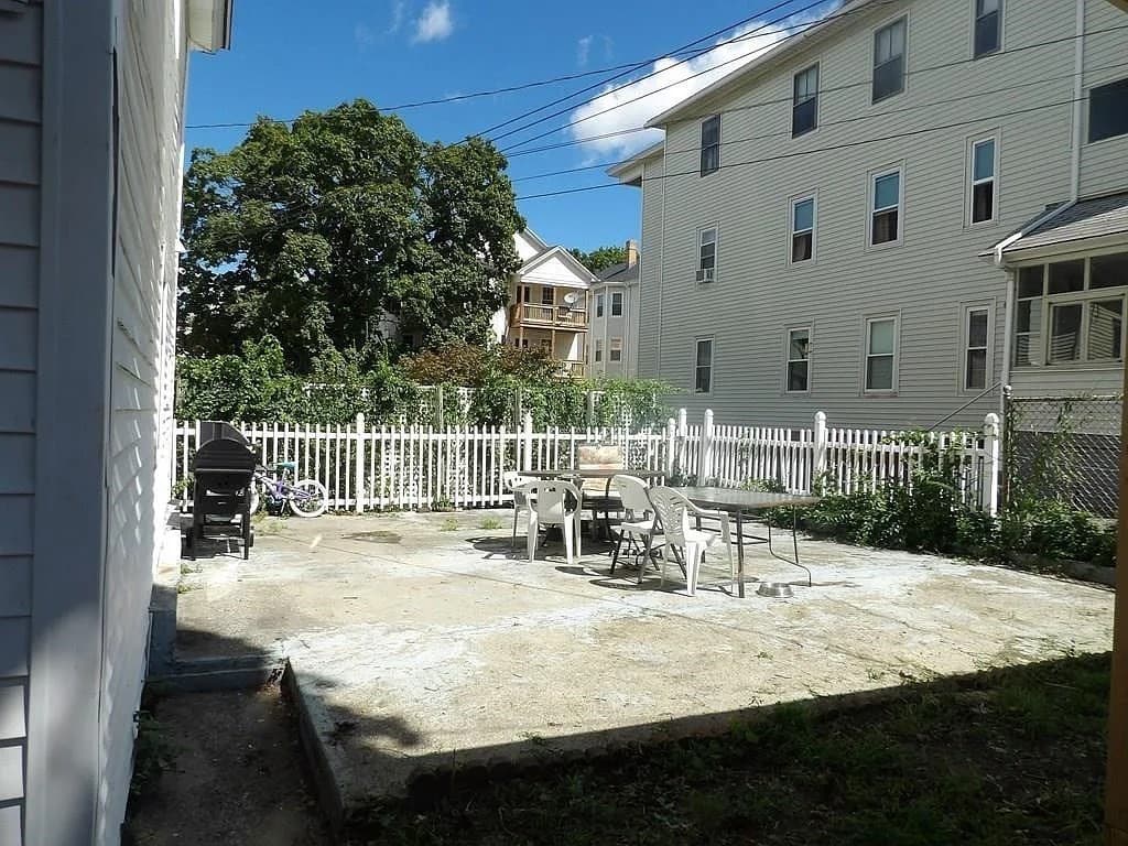 3 Family - 3 Units Up/Down at 14 Wall St, Worcester MA 01604, photo 3 of 32