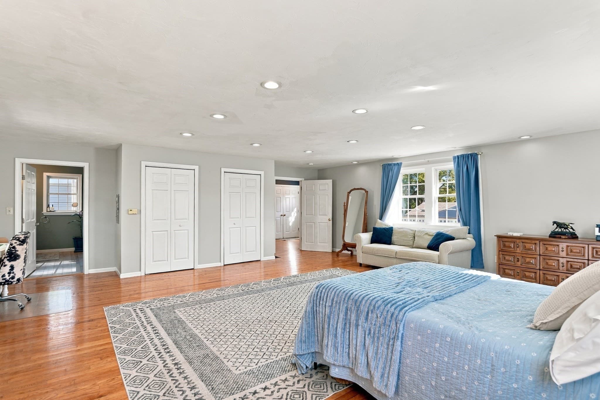 Single Family Residence at 165 Lake Shore Drive, Weymouth MA 02189, photo 17 of 42