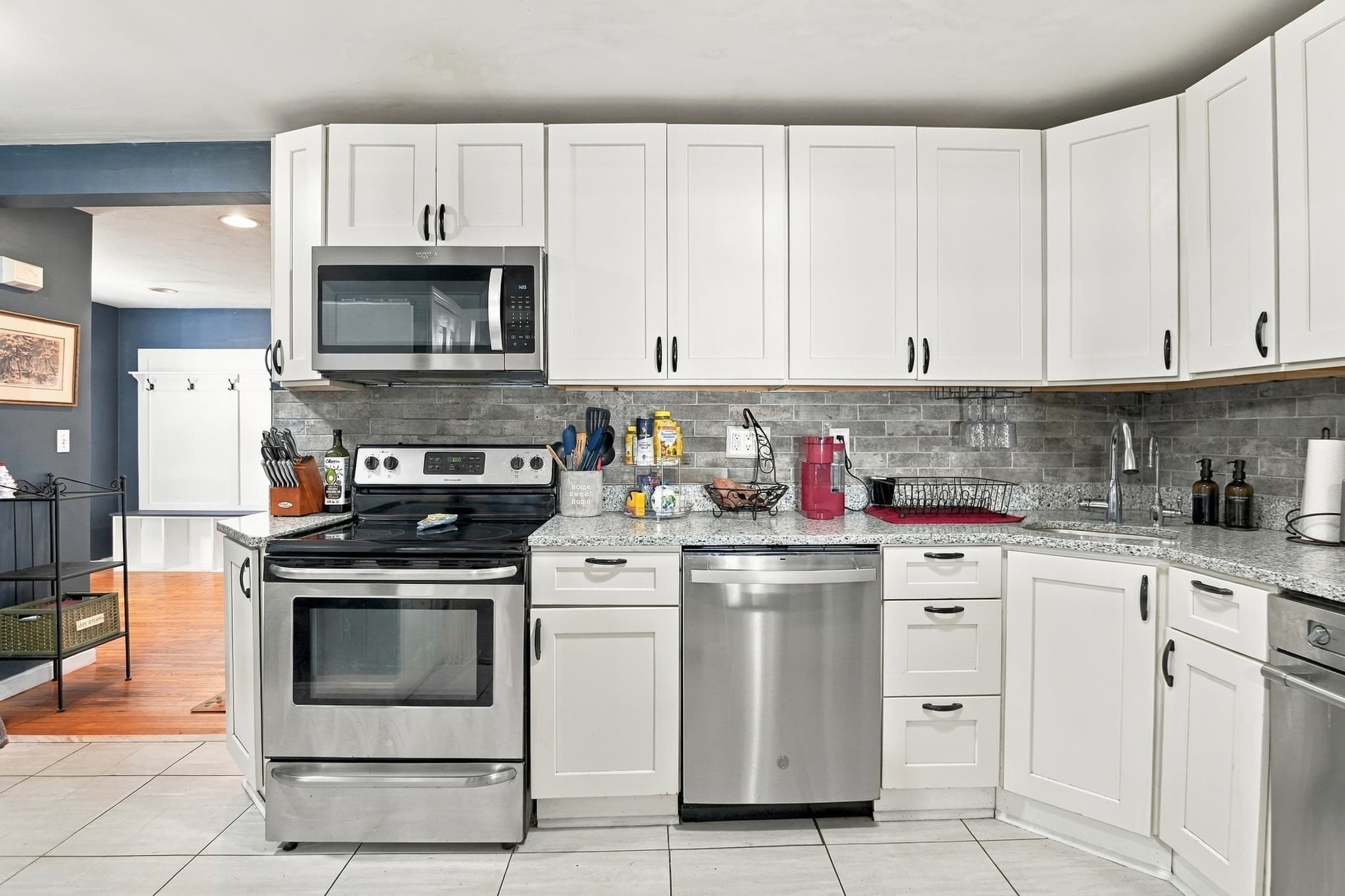 Single Family Residence at 165 Lake Shore Drive, Weymouth MA 02189, photo 10 of 42