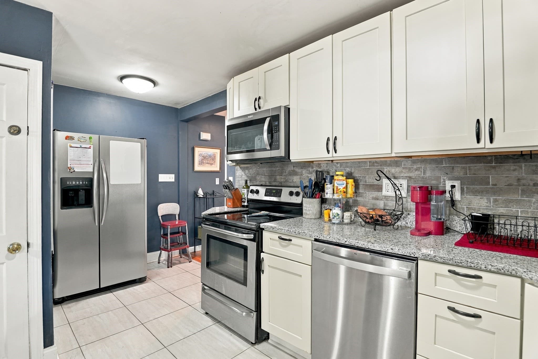 Single Family Residence at 165 Lake Shore Drive, Weymouth MA 02189, photo 11 of 42