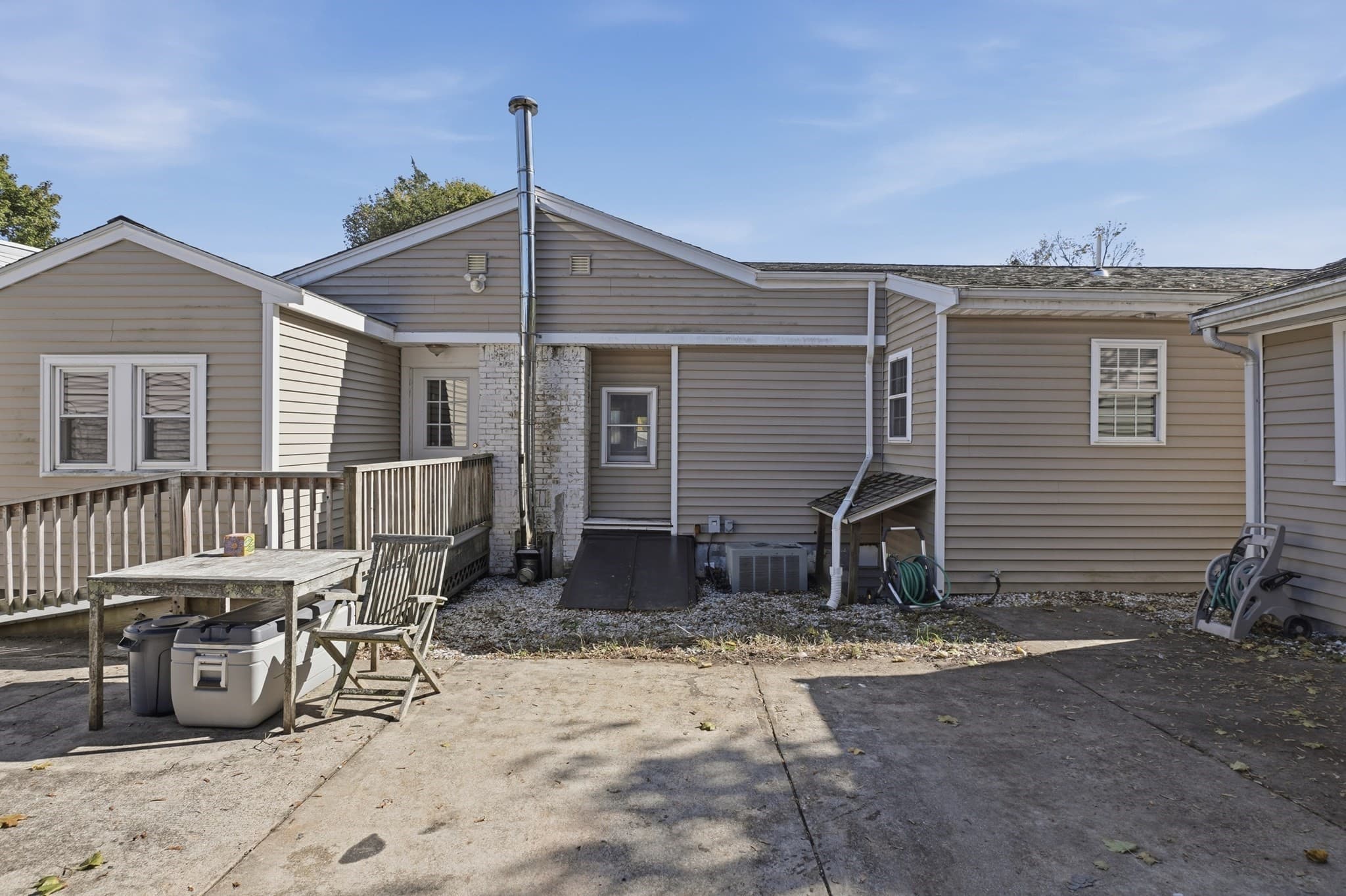 Single Family Residence at 165 Lake Shore Drive, Weymouth MA 02189, photo 39 of 42