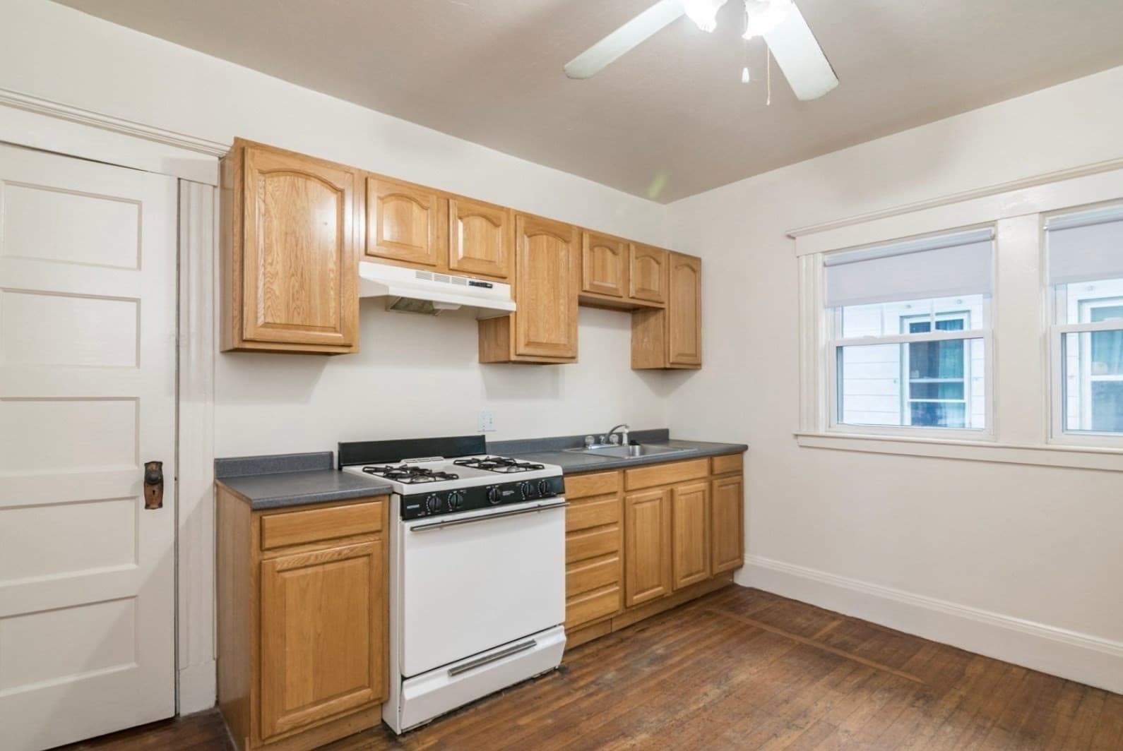 Attached (Townhouse/Rowhouse/Duplex) at 5 Rupert St, Springfield MA 01108, photo 6 of 12