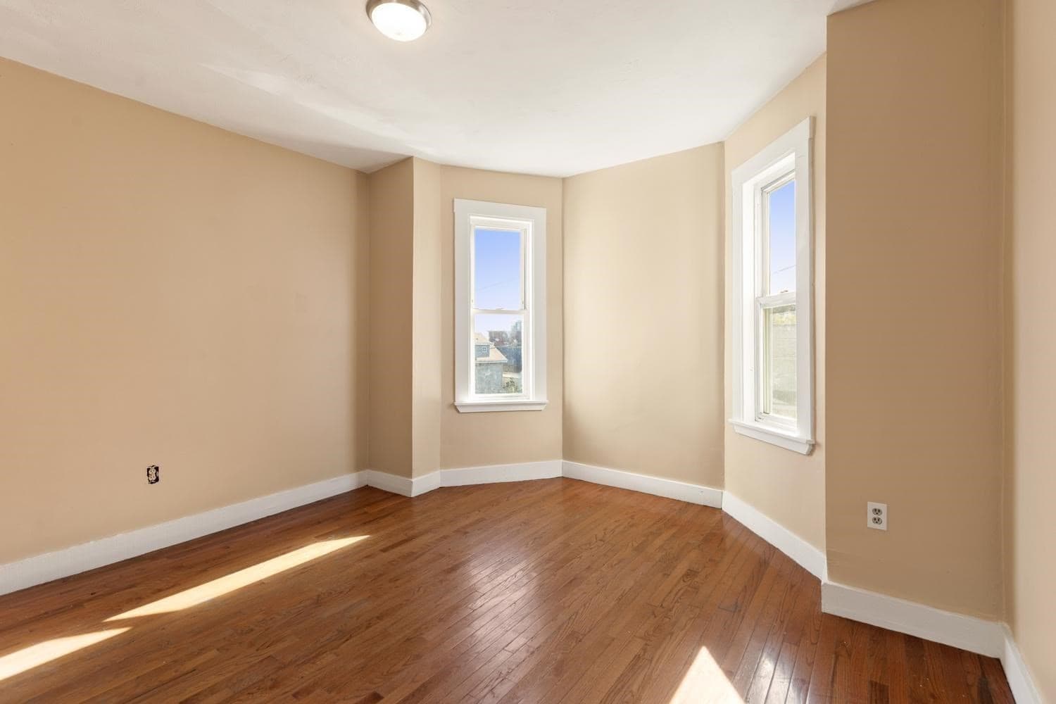 3 Family at 11 Hutchinson Ct, Lynn MA 01902, photo 23 of 36