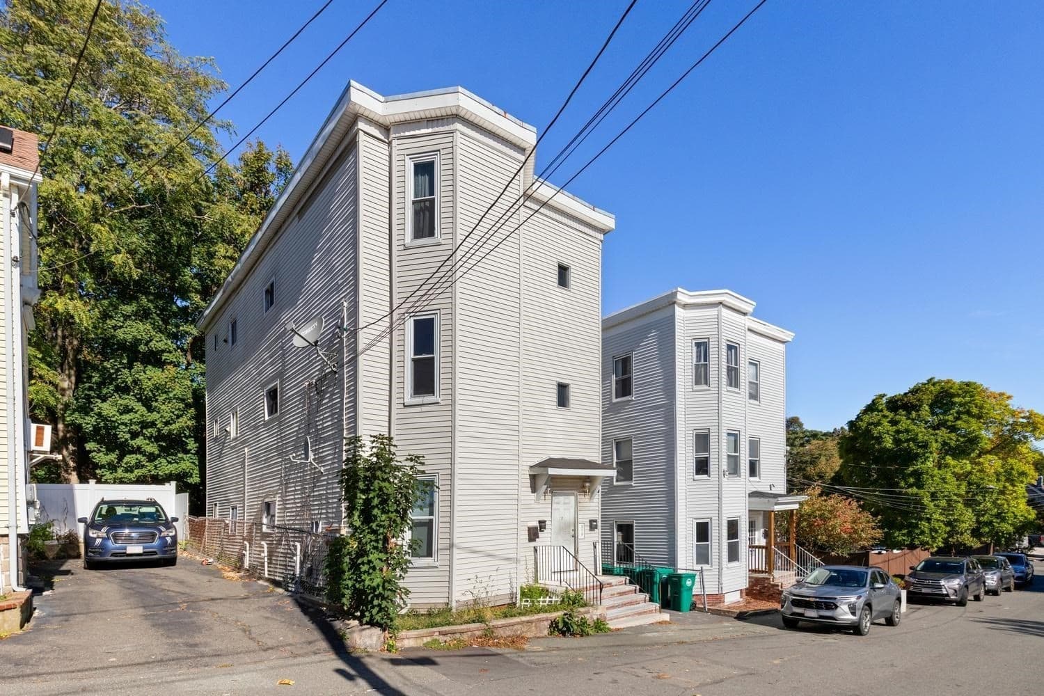 11 Hutchinson Ct, Lynn MA 01902
