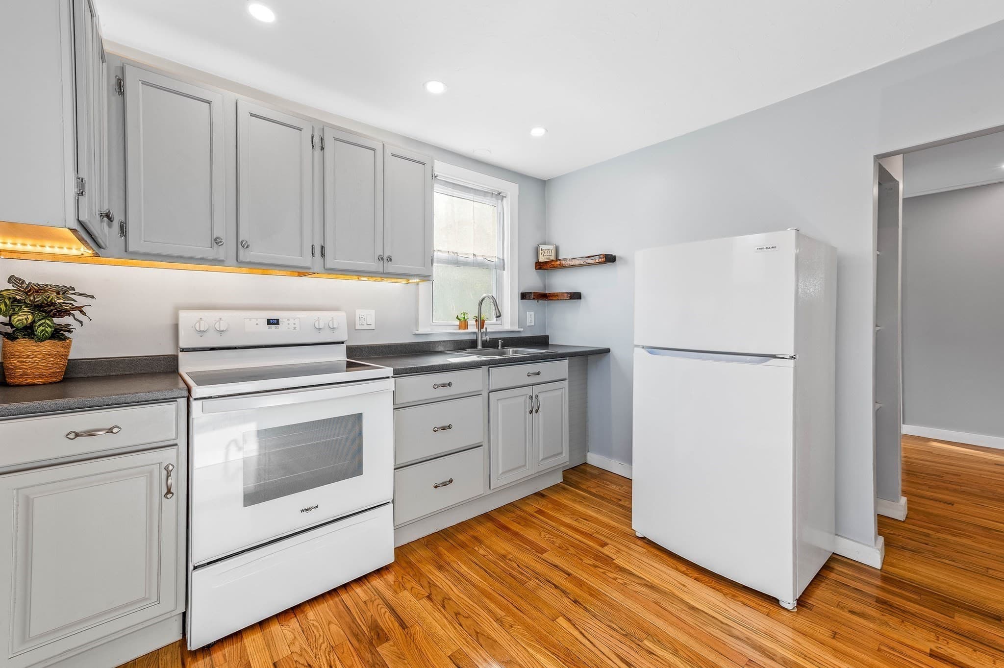Condominium at 31 Cocasset St # 2, Foxboro MA 02035, photo 9 of 24