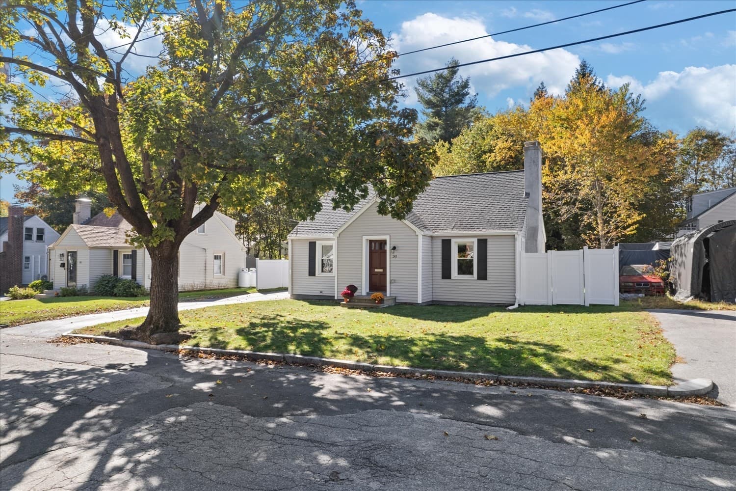 Single Family Residence at 30 Calumet Ave., Worcester MA 01606, photo 2 of 32