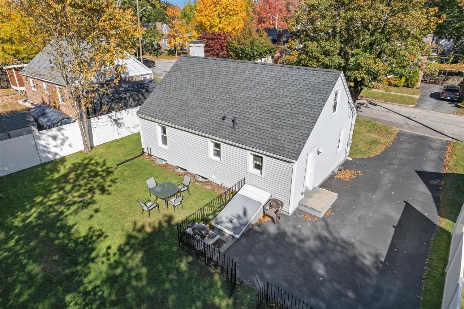 Single Family Residence at 30 Calumet Ave., Worcester MA 01606, photo 7 of 32
