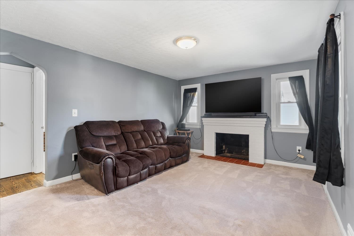 Single Family Residence at 30 Calumet Ave., Worcester MA 01606, photo 8 of 32