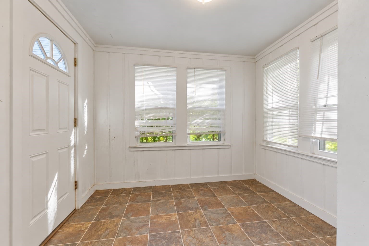 Single Family Residence at 64 Albee St, Fitchburg MA 01420, photo 11 of 24