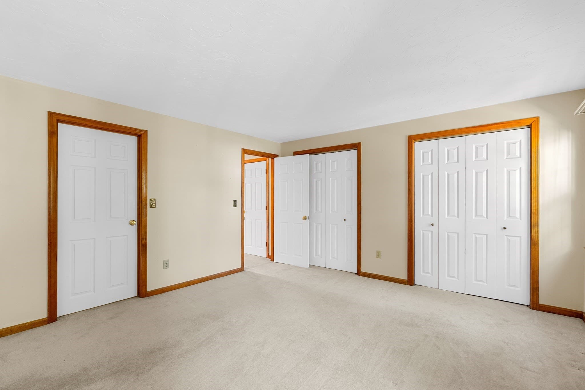Condominium at 19 Washington Green # 19, Walpole MA 02032, photo 23 of 40