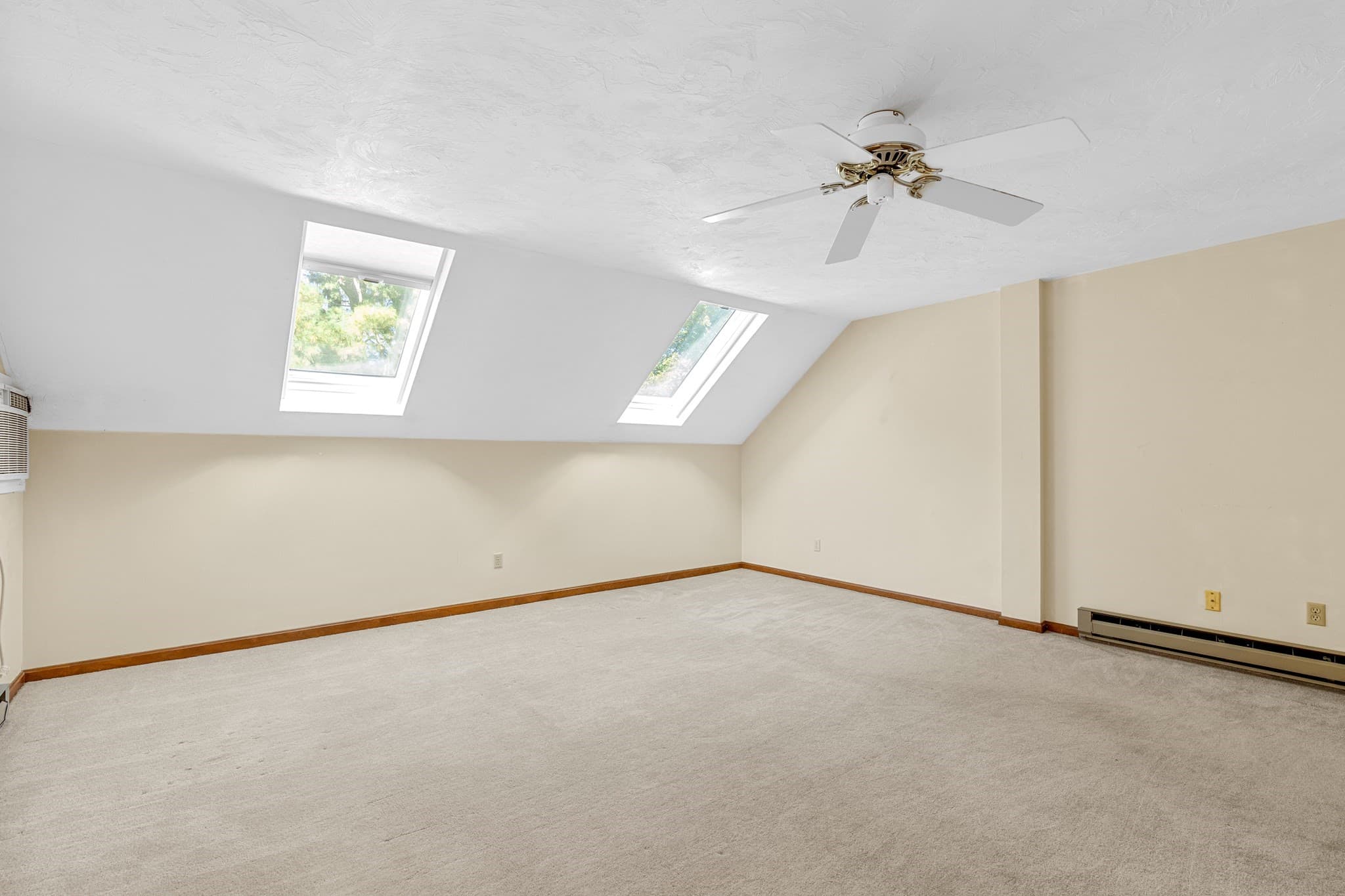 Condominium at 19 Washington Green # 19, Walpole MA 02032, photo 27 of 40