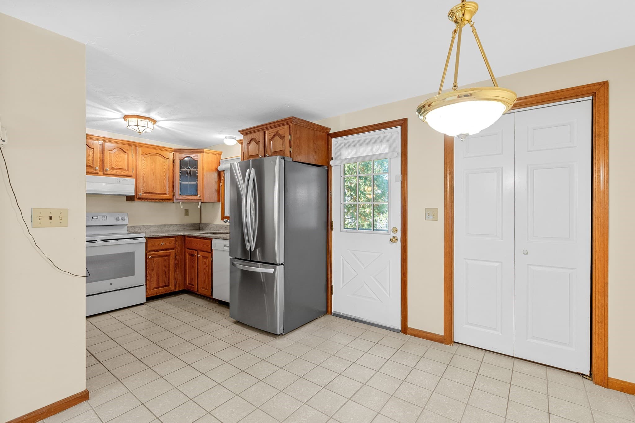 Condominium at 19 Washington Green # 19, Walpole MA 02032, photo 13 of 40