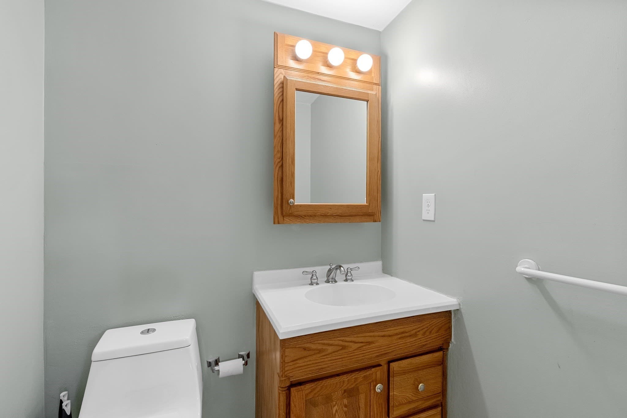Condominium at 19 Washington Green # 19, Walpole MA 02032, photo 17 of 40