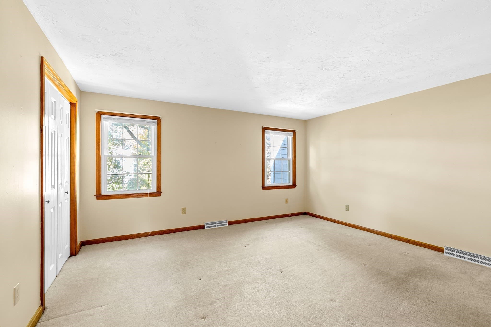 Condominium at 19 Washington Green # 19, Walpole MA 02032, photo 22 of 40