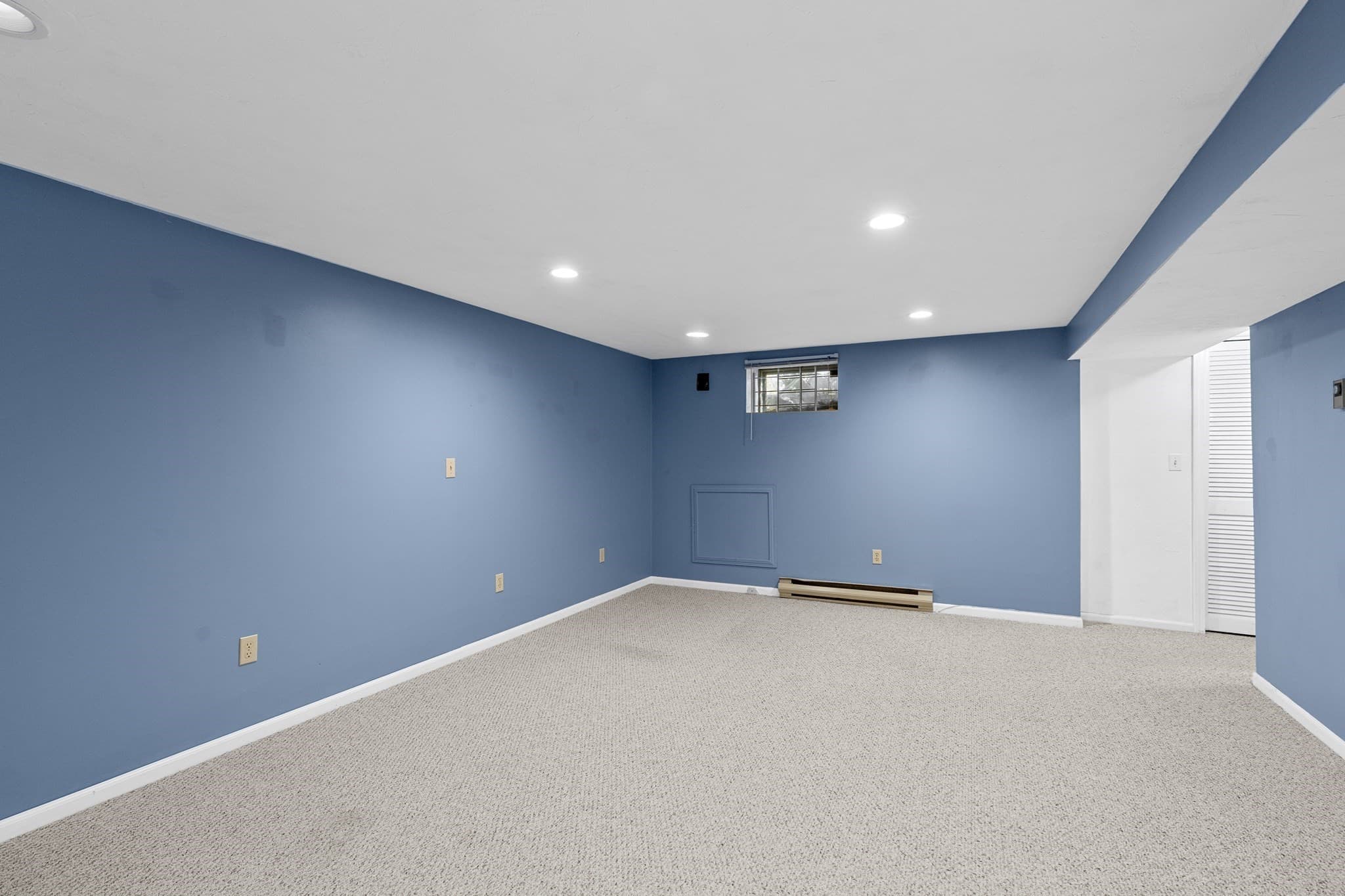 Condominium at 19 Washington Green # 19, Walpole MA 02032, photo 32 of 40