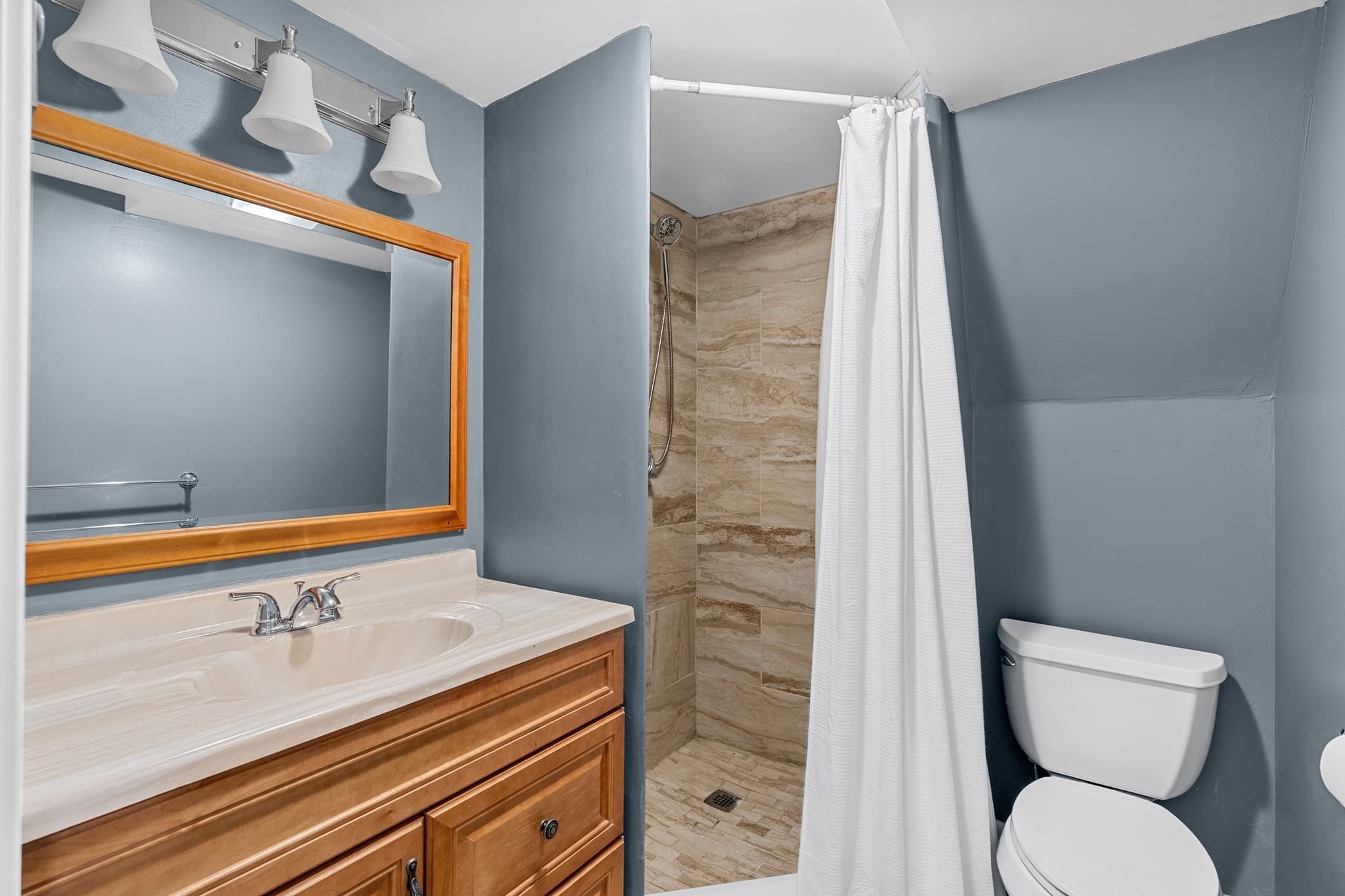 Condominium at 19 Washington Green # 19, Walpole MA 02032, photo 33 of 40