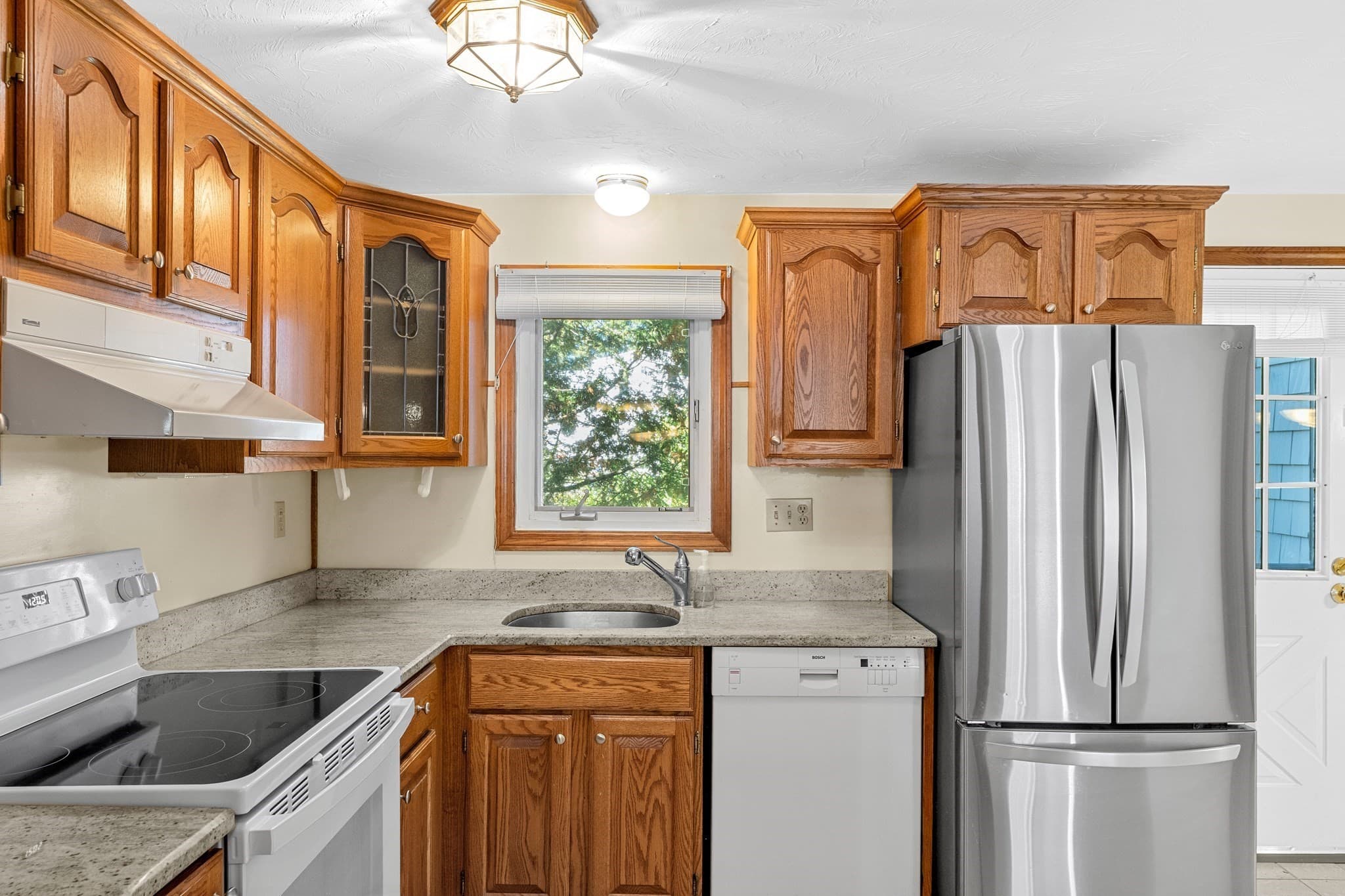 Condominium at 19 Washington Green # 19, Walpole MA 02032, photo 14 of 40