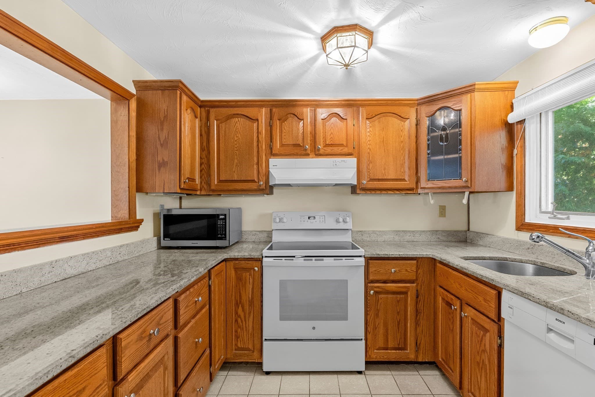Condominium at 19 Washington Green # 19, Walpole MA 02032, photo 15 of 40